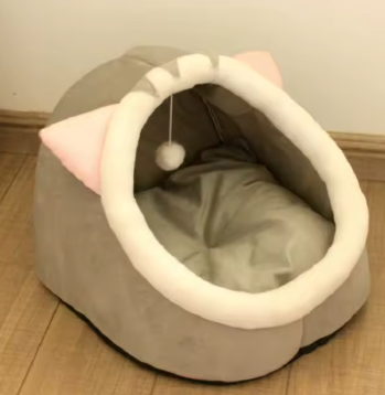 Kuscheliges Katzenbett in Katzenform