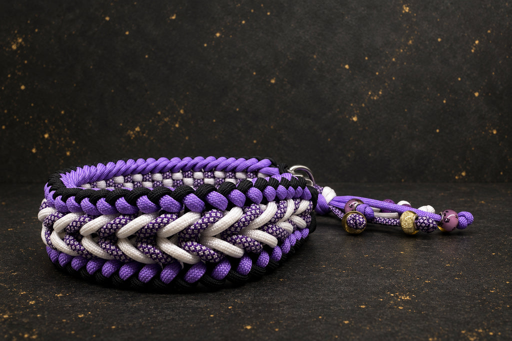 Handgefertigtes Doppel-Paracord-Hundehalsband  44 cm – Lila/Schwarz/Weiss